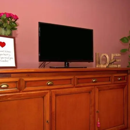 Spacious Three-bedroom With Balconies Apartamento