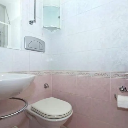 Appartement Spacious Three-bedroom With Balconies