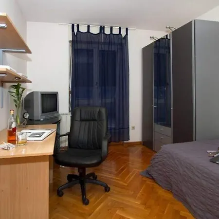 Spacious Three-bedroom With Balconies سبليت